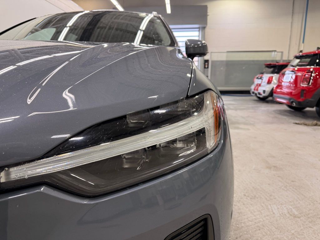 Thumbnail: 2023 Volvo XC60 - 9