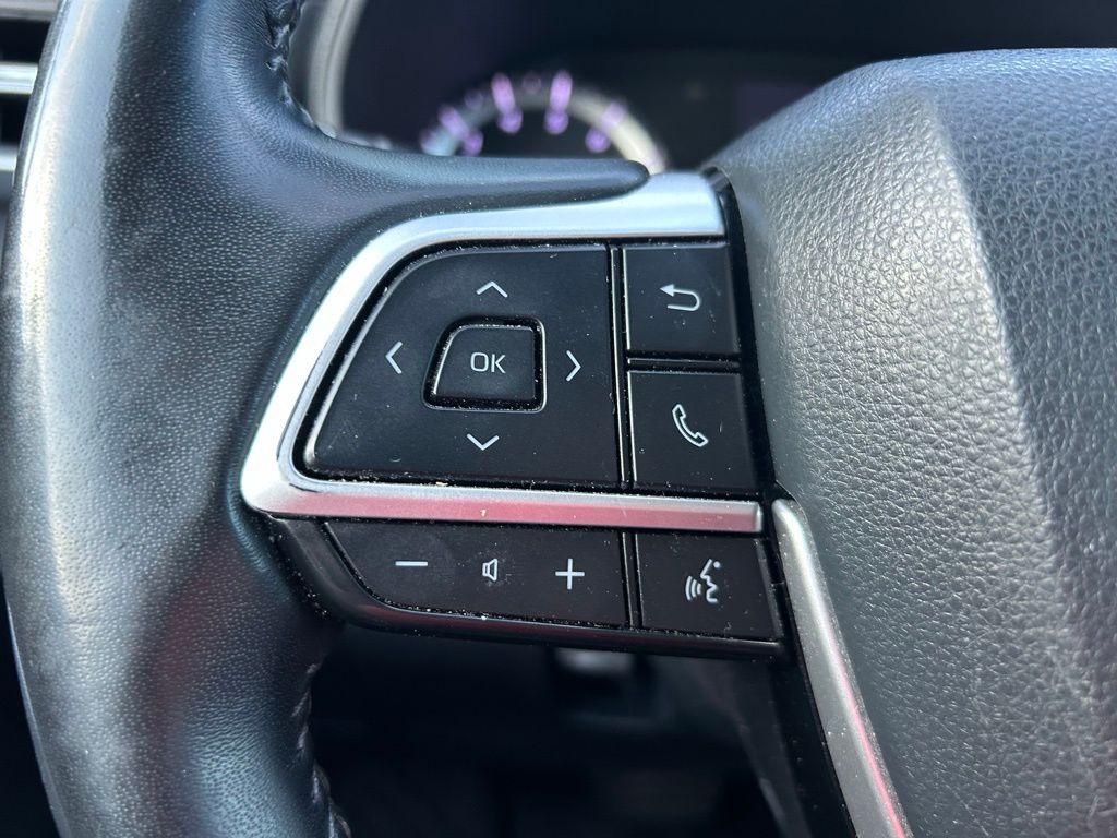 Thumbnail: 2022 Toyota Highlander - 19