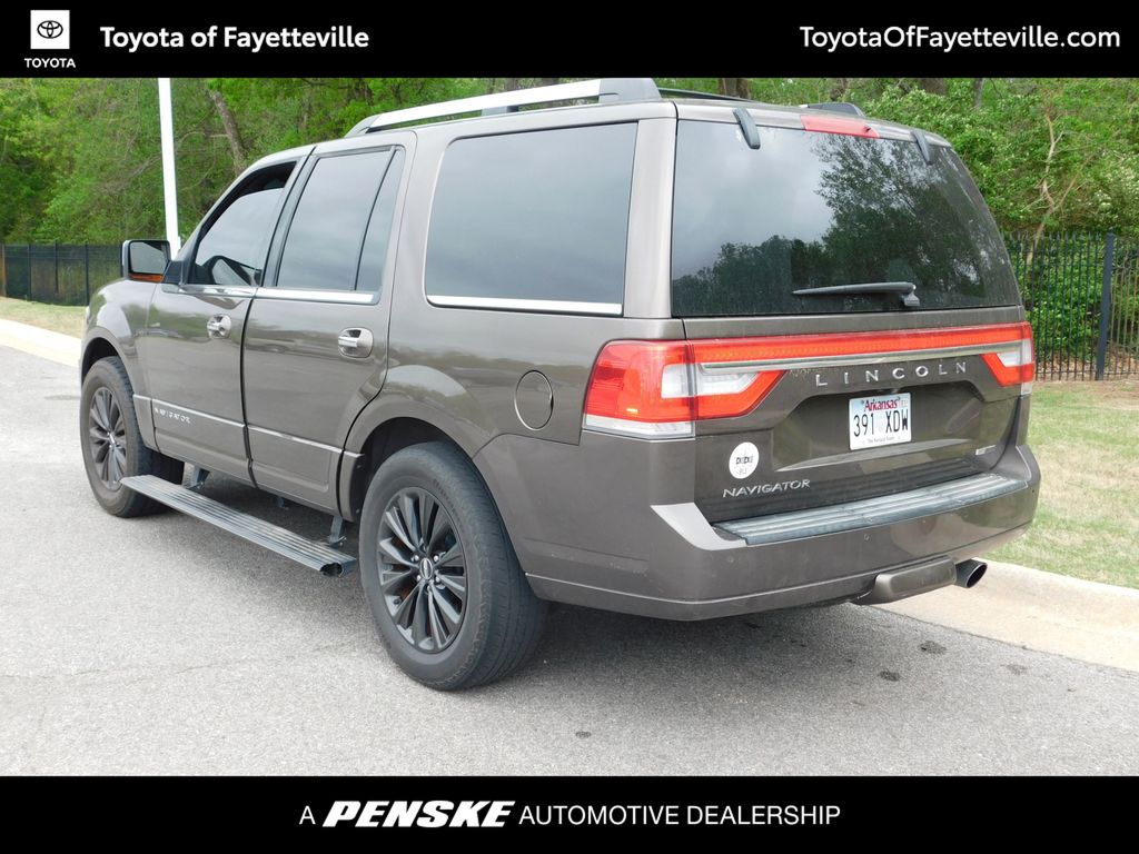 Thumbnail: 2016 Lincoln Navigator - 3