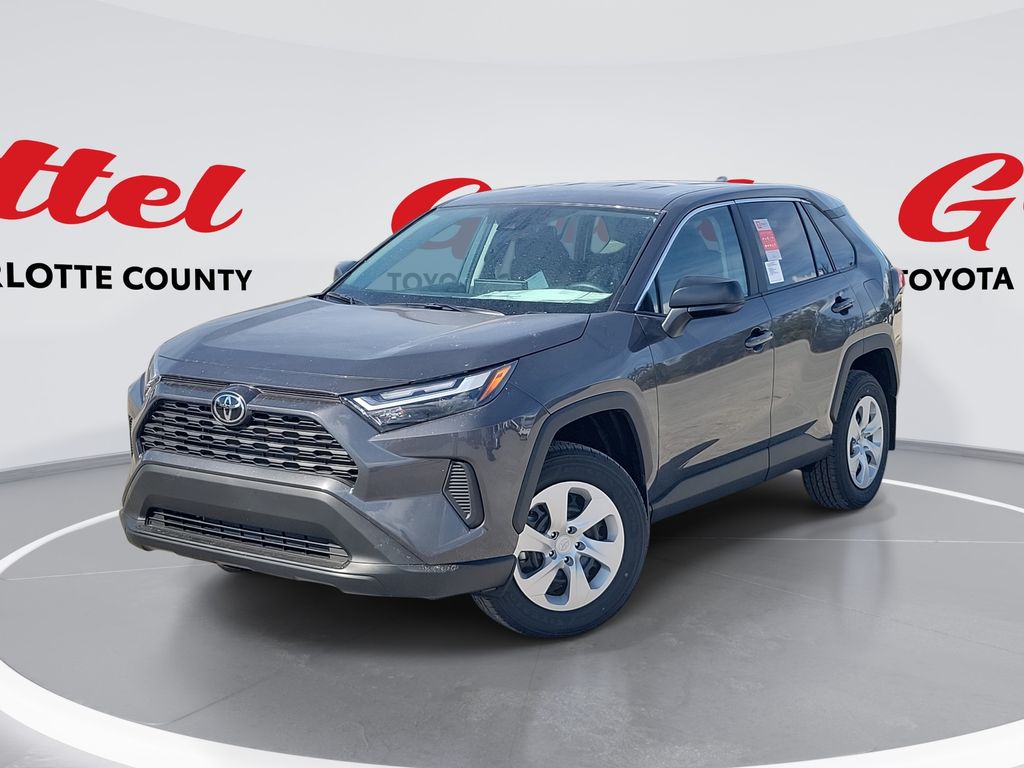 2025 Toyota RAV4 LE's photo