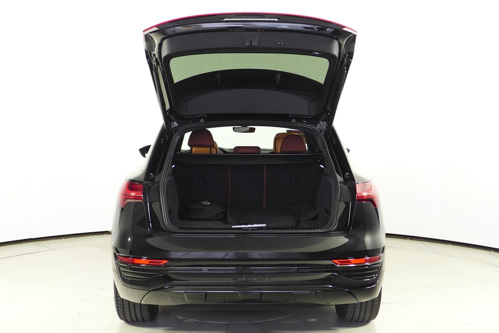 Thumbnail: 2024 Audi Q8 e-tron - 10