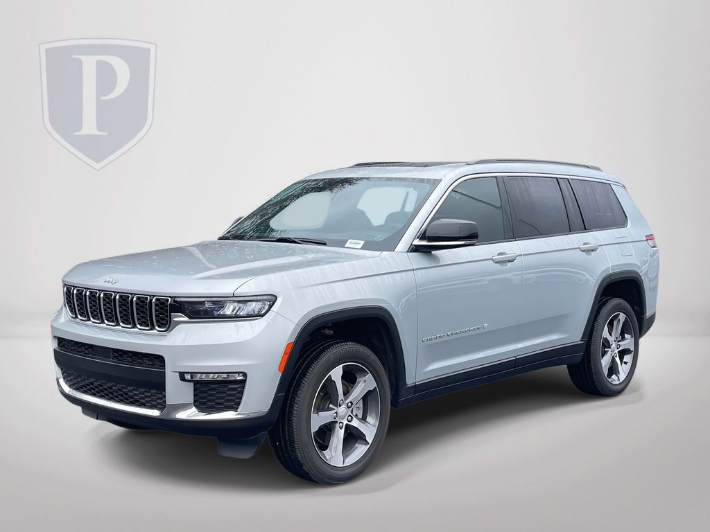 New 2025 Silver Jeep Limited image 4