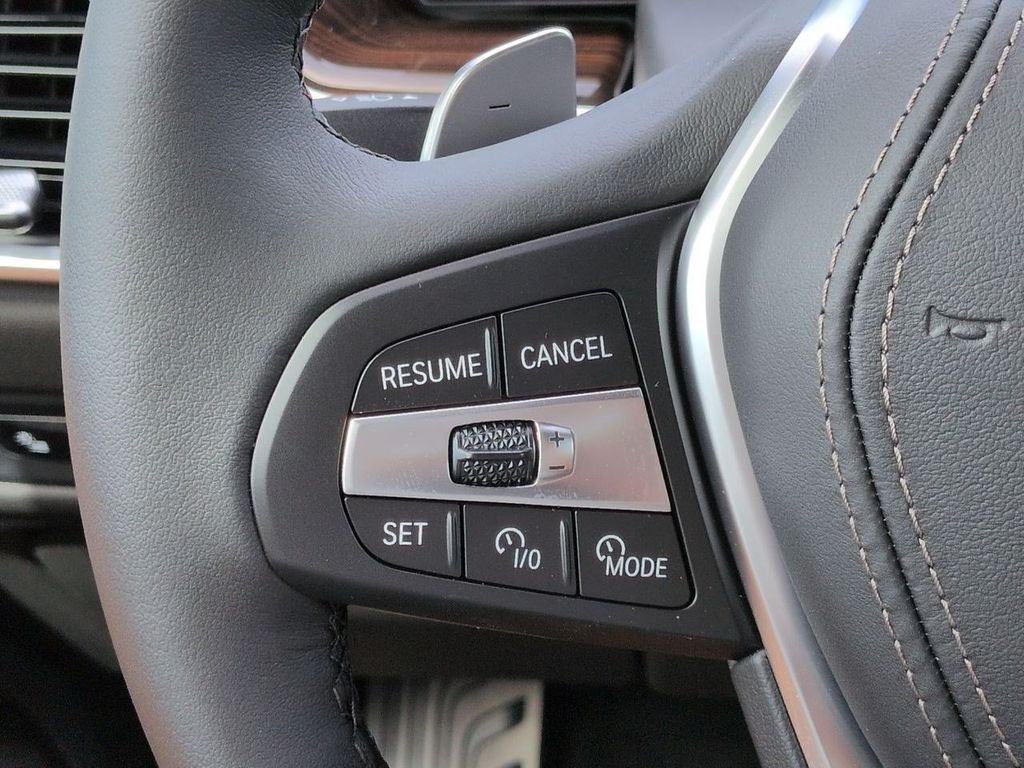 New 2026 White BMW xDrive40i image 26