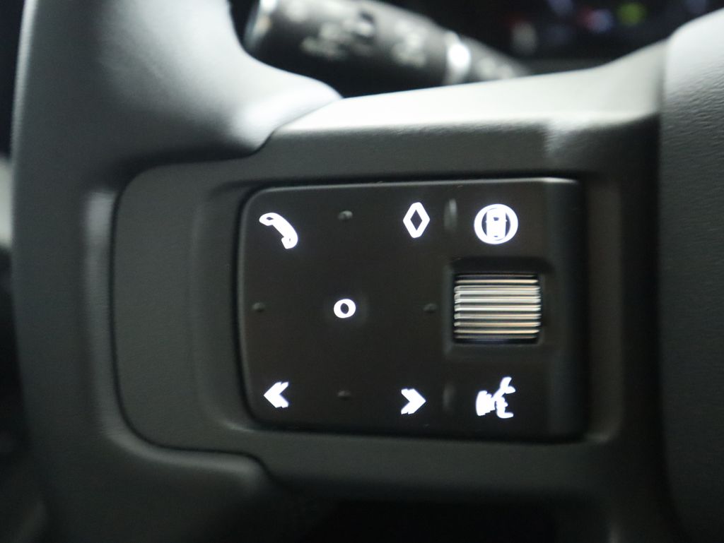 Thumbnail: 2025 Land Rover Defender - 12