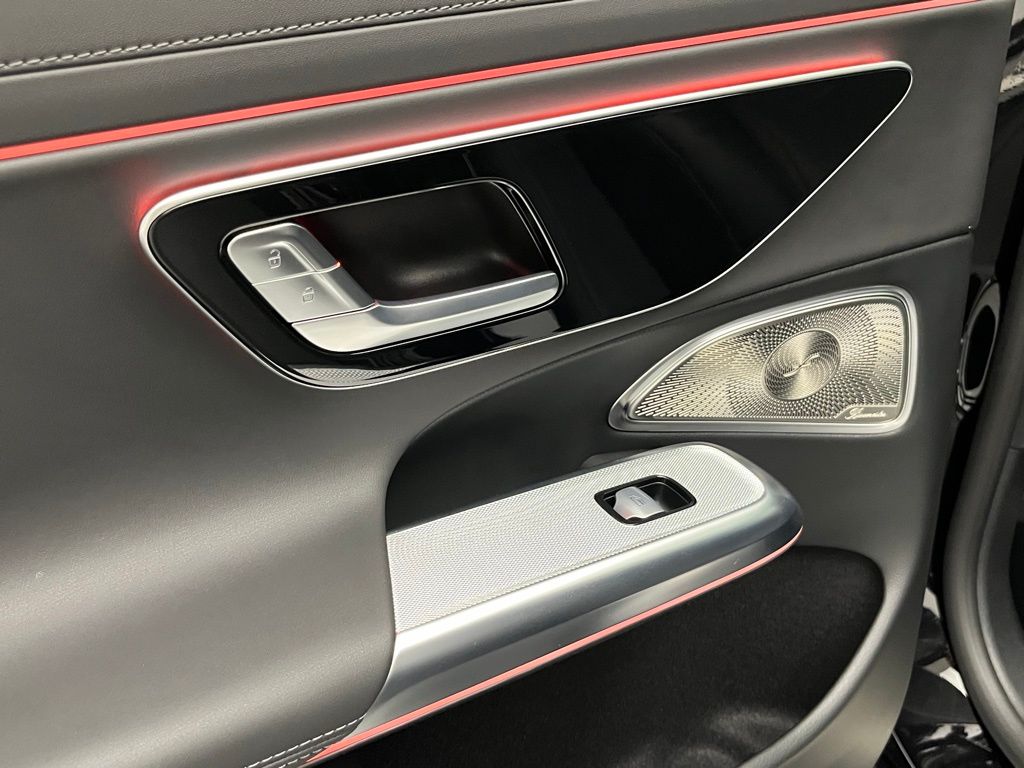 Thumbnail: 2025 Mercedes-Benz E-Class - 30