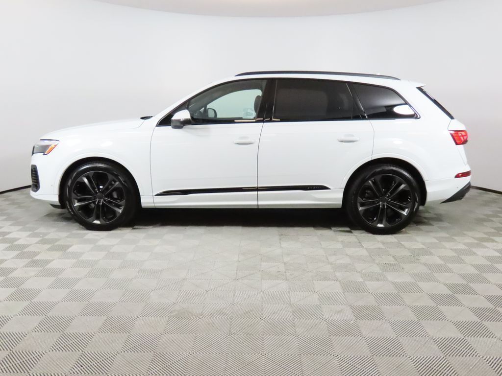 Thumbnail: 2026 Audi Q7 - 2