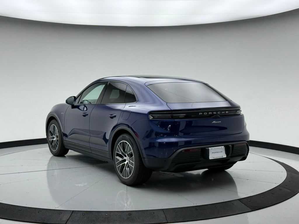 Thumbnail: 2025 Porsche Macan - 3