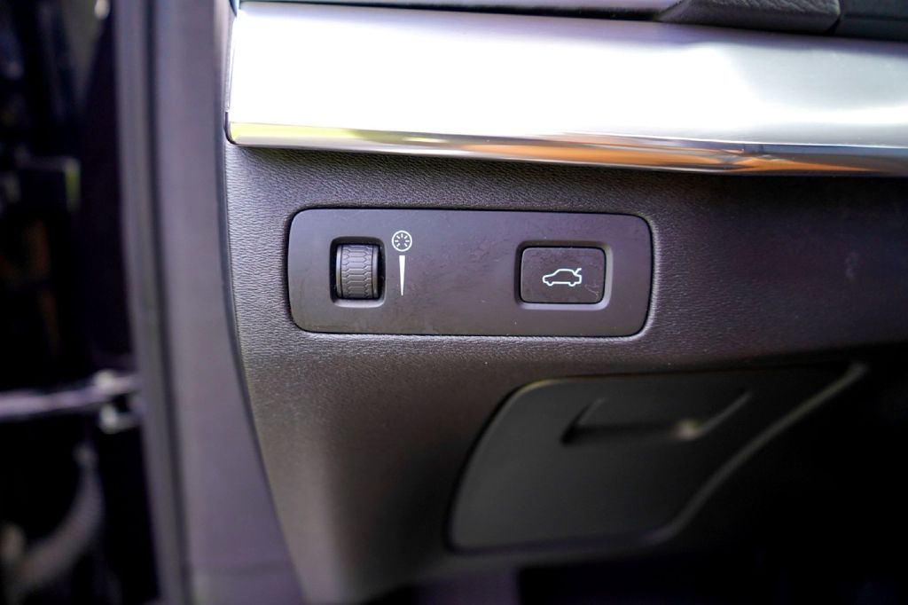 Used Car 2016 Volvo Xc90  T6 Momentum For Sale Under $15,000 In Taylor, Texas