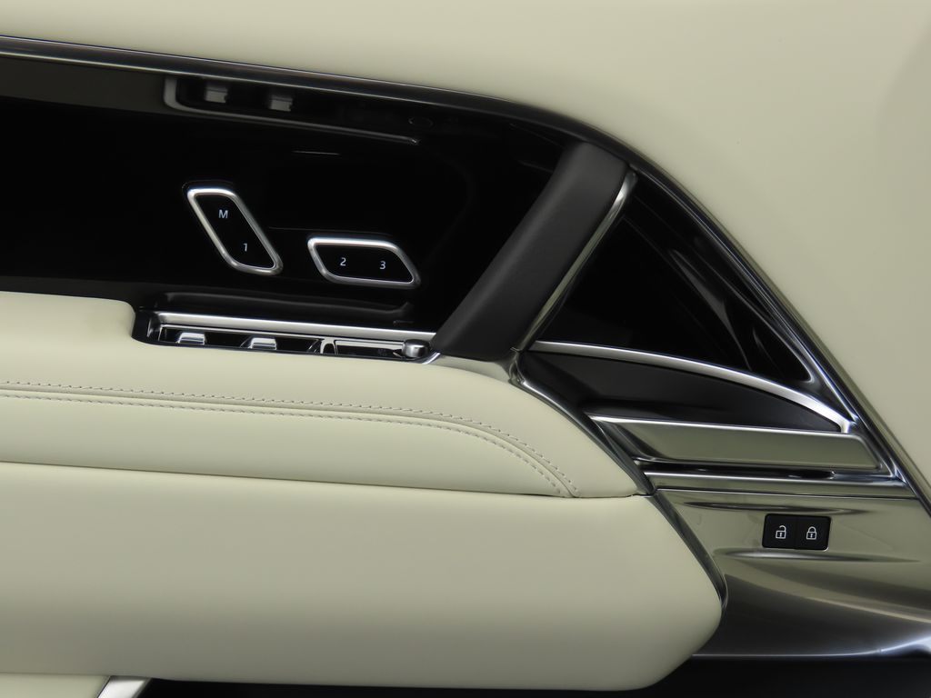 Thumbnail: 2025 Land Rover Range Rover - 24