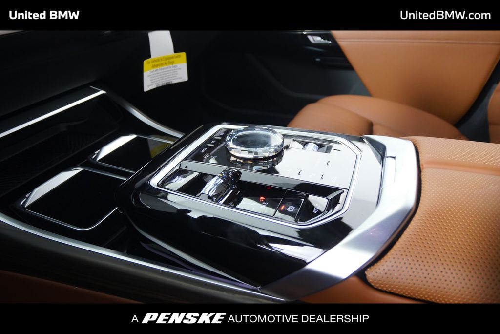 Thumbnail: 2025 BMW 7 Series - 25