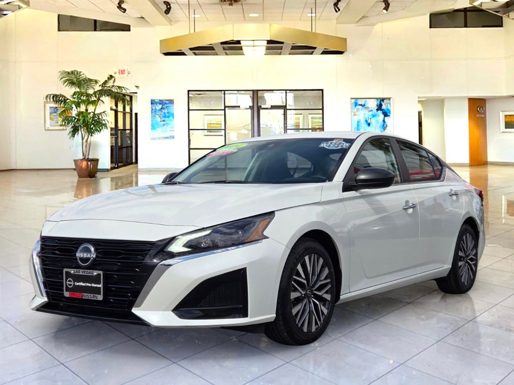 Pearl White 2024 Nissan Altima Sedan Front-Wheel Drive Continuously Variable Transmission