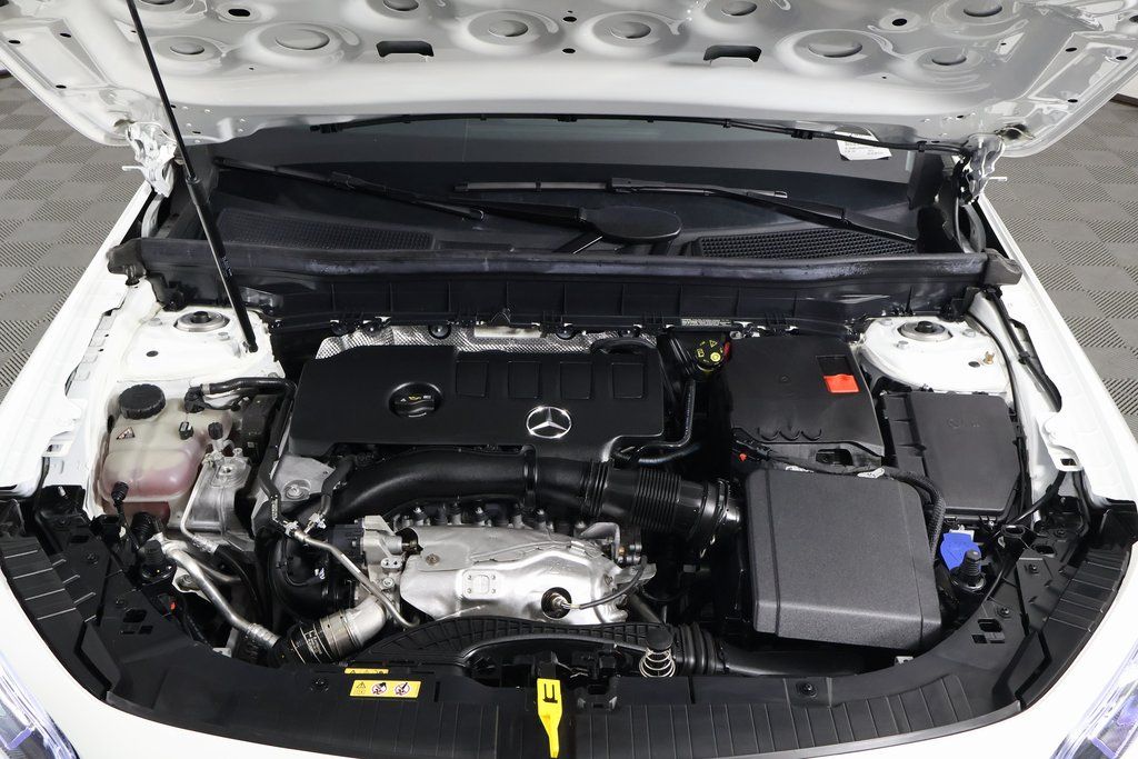 Thumbnail: 2022 Mercedes-Benz GLB - 15