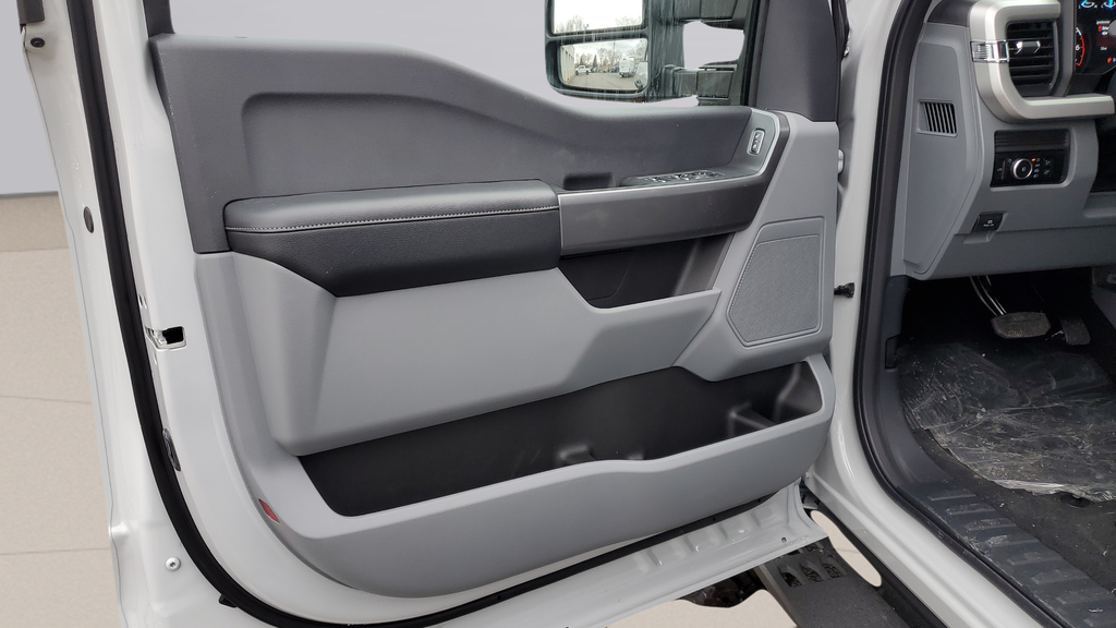 New 2026 White Ford XLT image 16