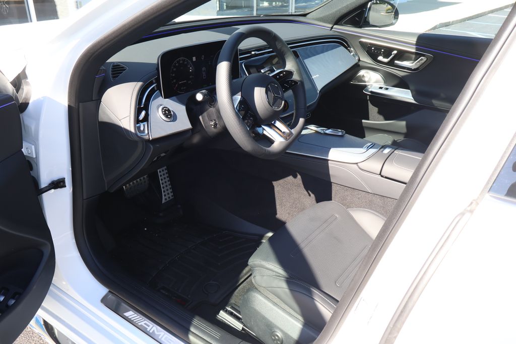 Thumbnail: 2025 Mercedes-Benz E-Class - 14