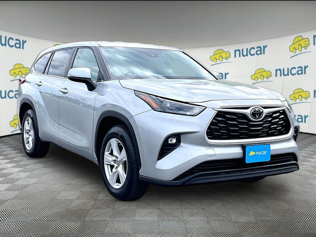 2023 Toyota Highlander — photo 1