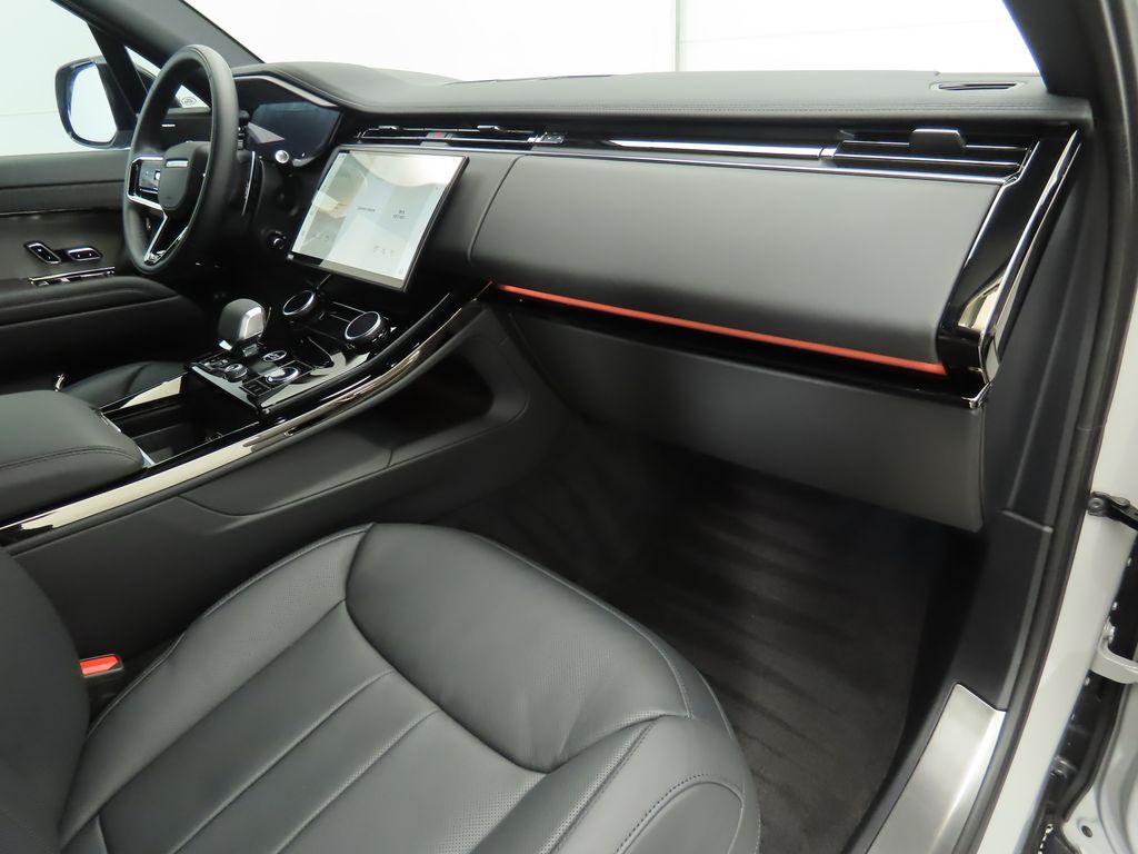 Thumbnail: 2023 Land Rover Range Rover Sport - 18