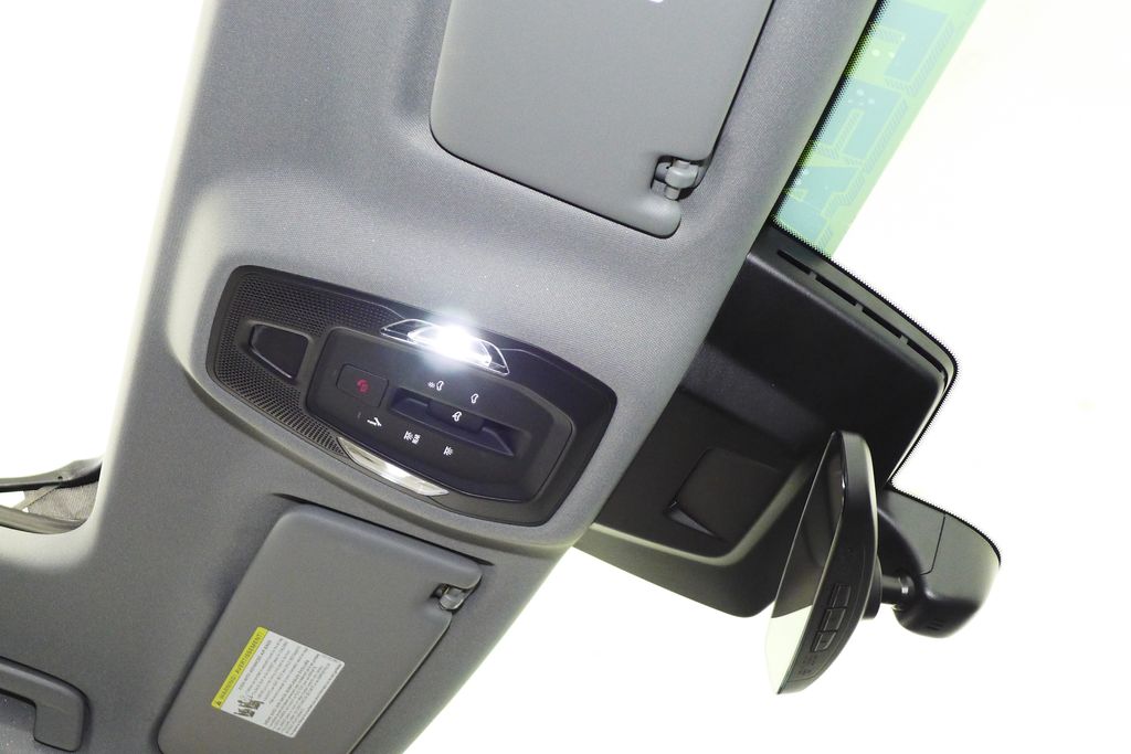 Thumbnail: 2025 Audi Q6 e-tron - 17