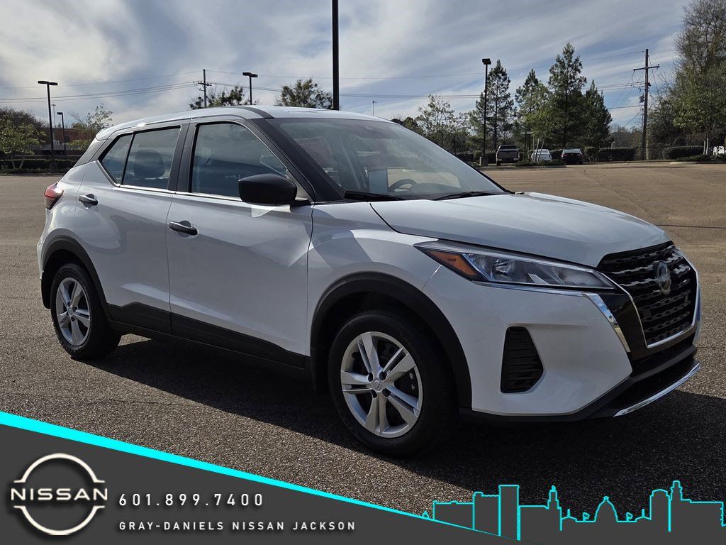 2025 Nissan KICKS PLAY Base