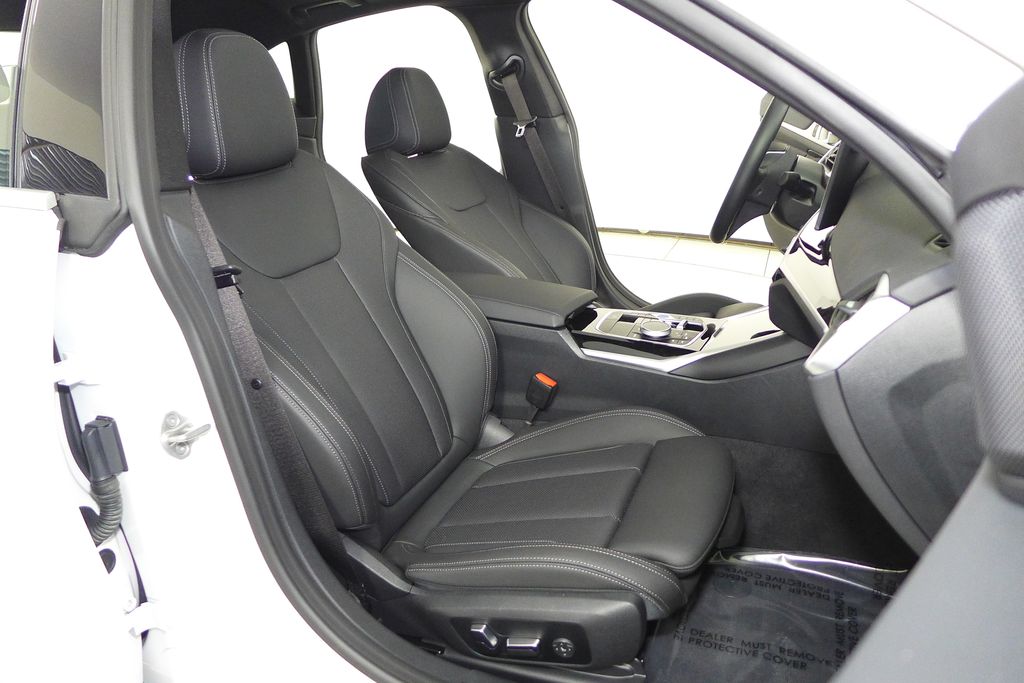 Thumbnail: 2024 BMW i4 - 19
