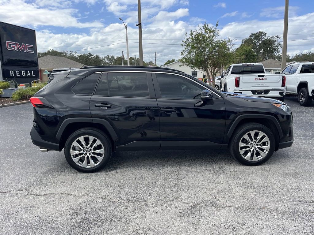 2020 Toyota RAV4 XLE Premium 4