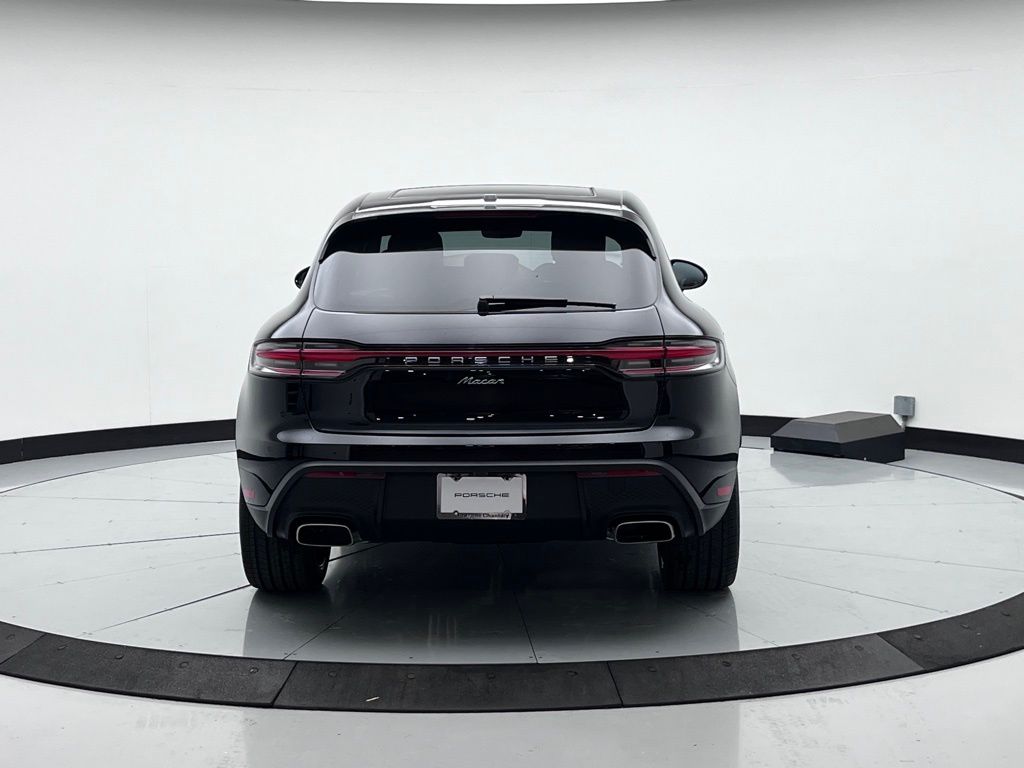 2025 Porsche Macan  8