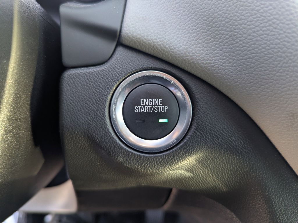 used 2022 Chevrolet Equinox car, priced at $18,992