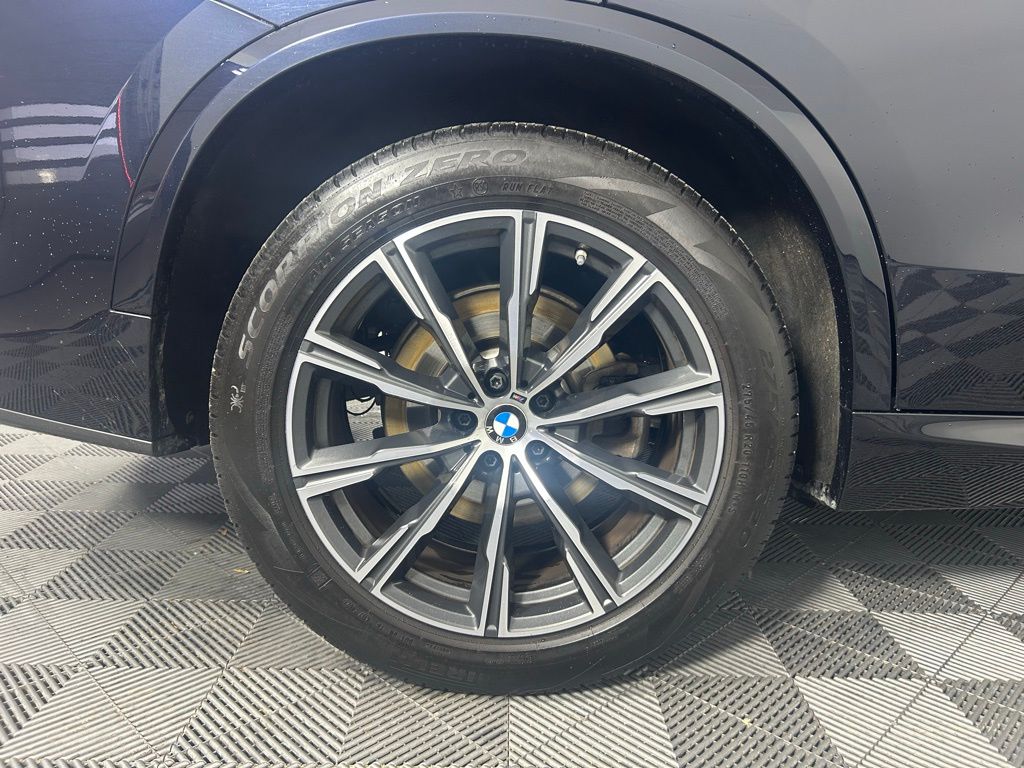 Thumbnail: 2022 BMW X5 - 12