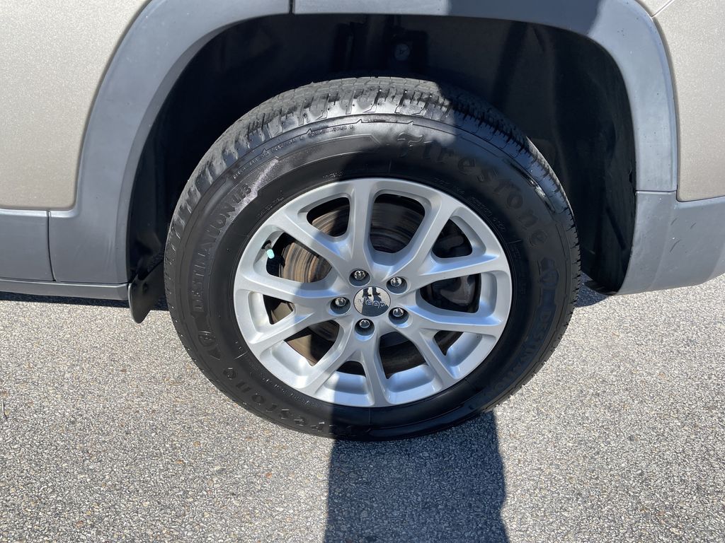 Used 2017 Jeep Cherokee SUV