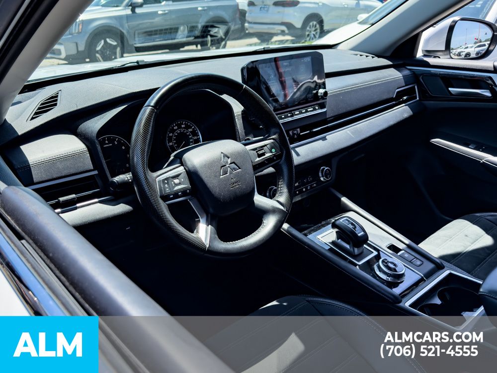 Used 2024 Gray Mitsubishi SE image 8