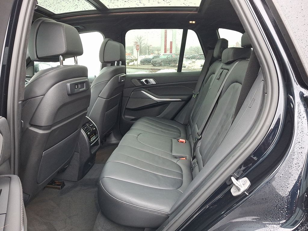 Thumbnail: 2022 BMW X5 - 10