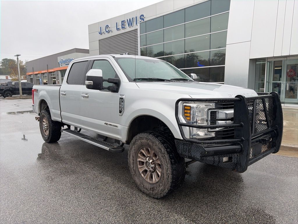 2018 Ford F-350 Super Duty XLT's photo