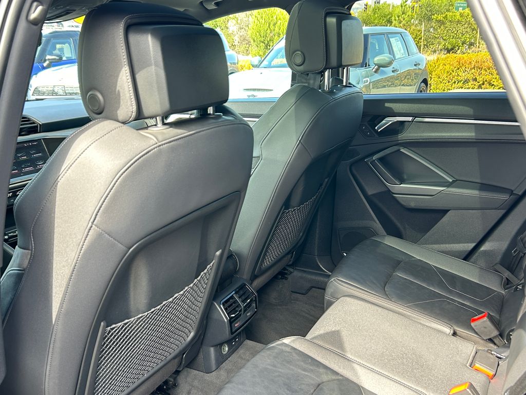 Thumbnail: 2020 Audi Q3 - 29