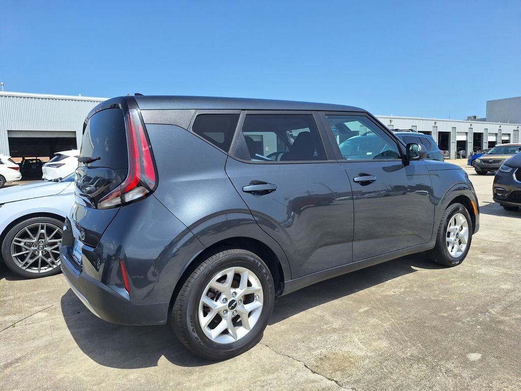 Used 2025 Gray Kia LX image 5