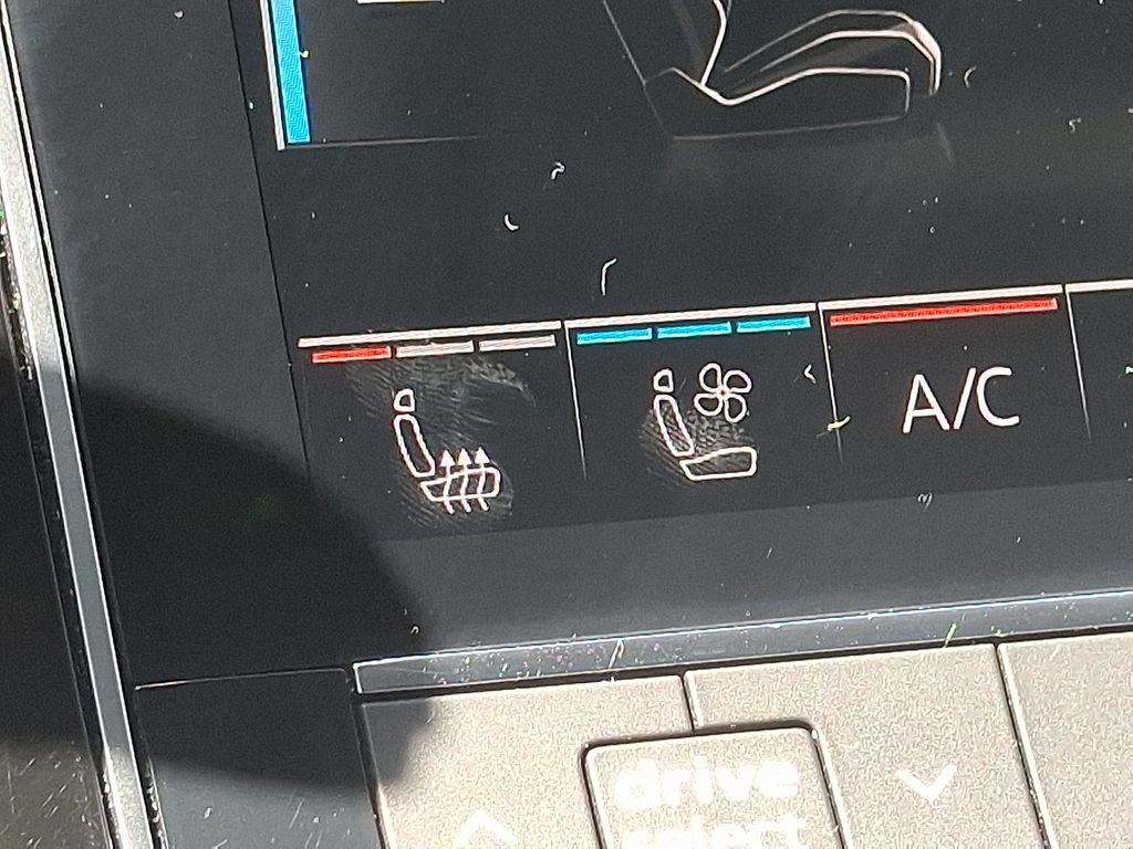 2022 Audi Q7 Premium Plus 24