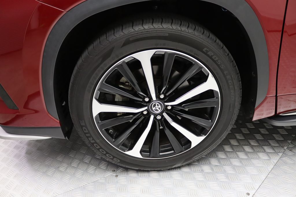 Thumbnail: 2022 Toyota Highlander - 4