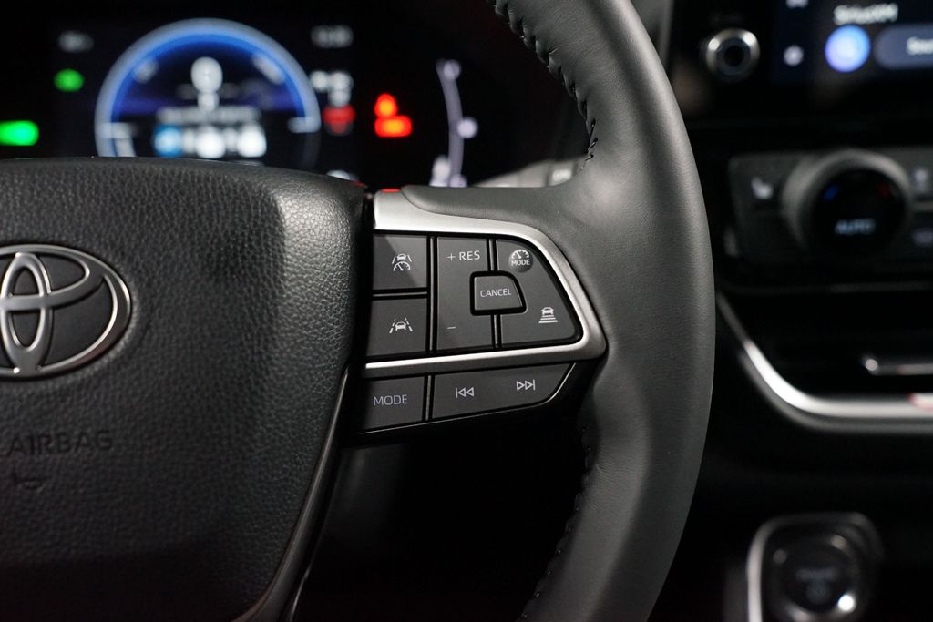 Thumbnail: 2026 Toyota Grand Highlander - 13