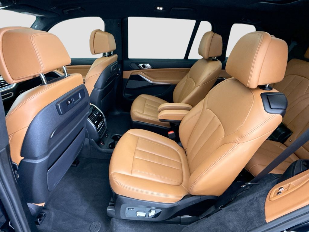 Thumbnail: 2021 BMW X7 - 20