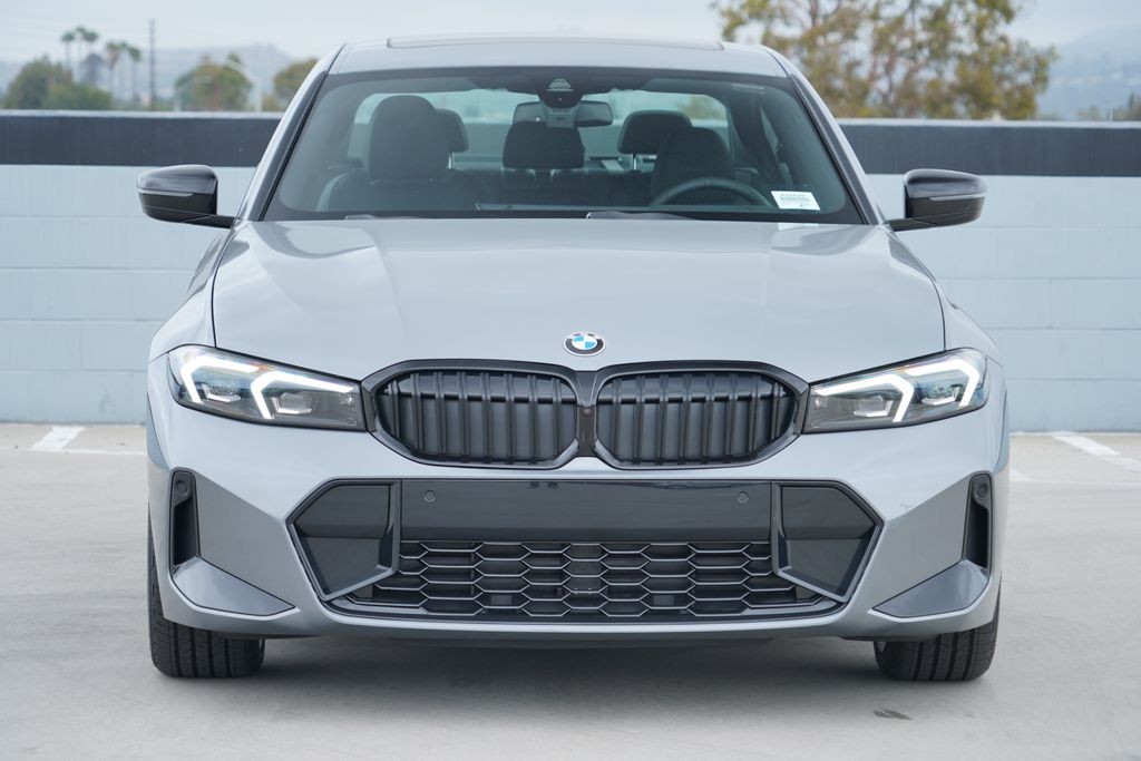 Thumbnail: 2026 BMW 3 Series - 2