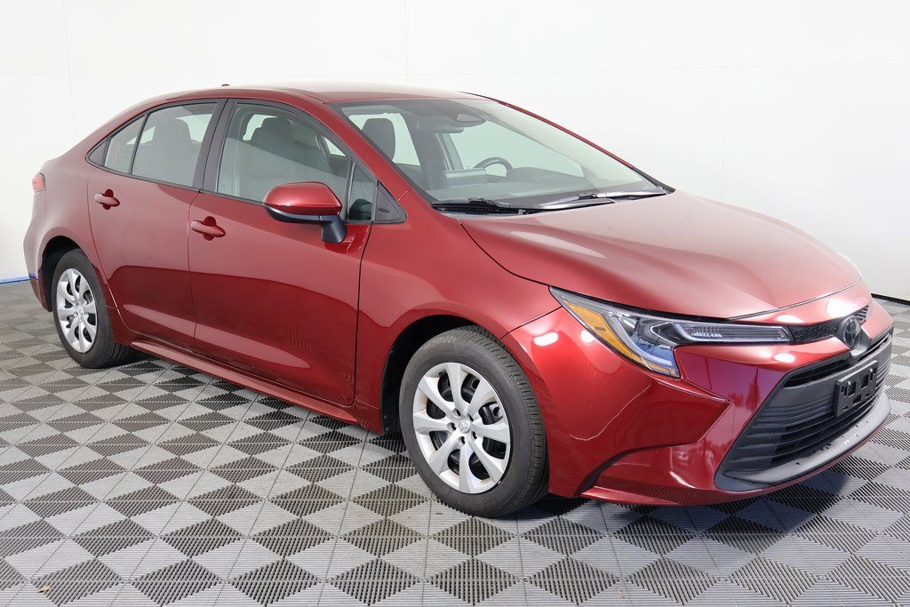 Thumbnail: 2025 Toyota Corolla - 3