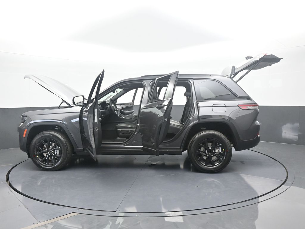 New 2025 Baltic Gray Metallic Clearcoat Jeep Altitude X image 58