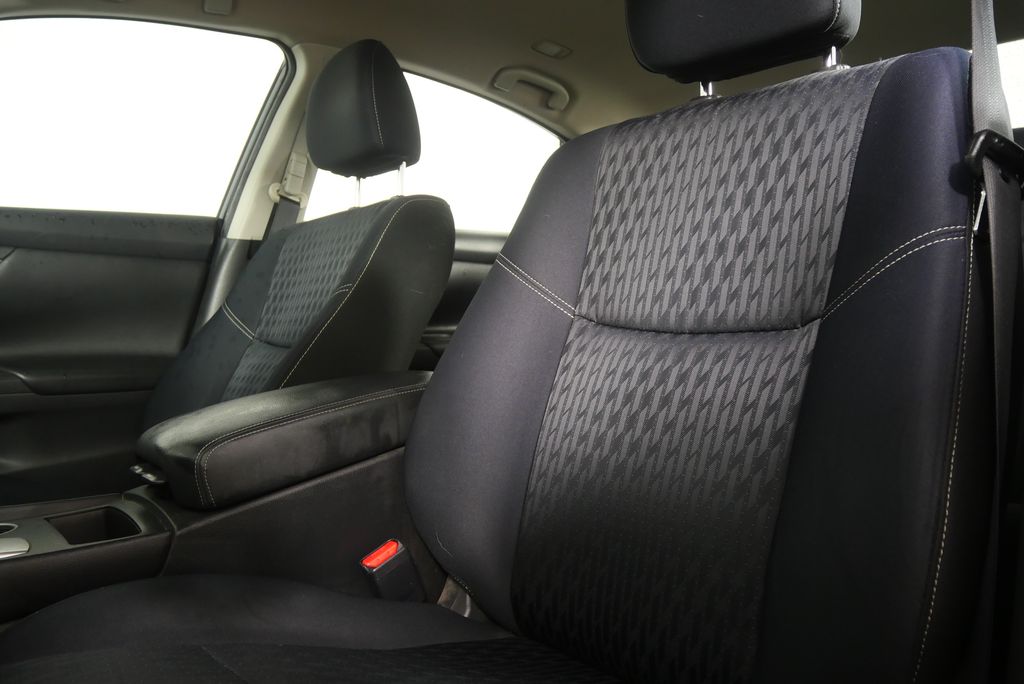 Thumbnail: 2017 Nissan Altima - 9