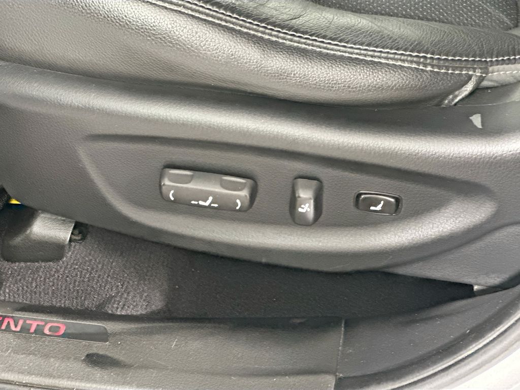 Used 2014 Silver Kia SX image 22