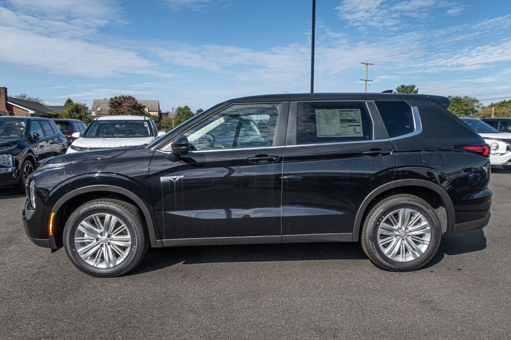 2024 Mitsubishi Outlander PHEV ES S-AWC