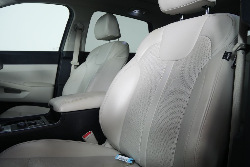 Thumbnail: 2023 Kia Sorento - 11