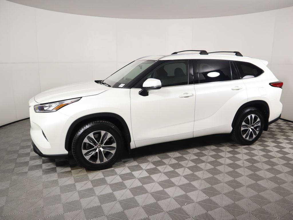 2020 Toyota Highlander XLE 8