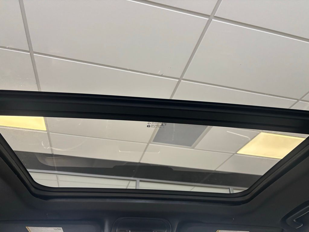 2022 GMC Yukon AT4 - Photo 7