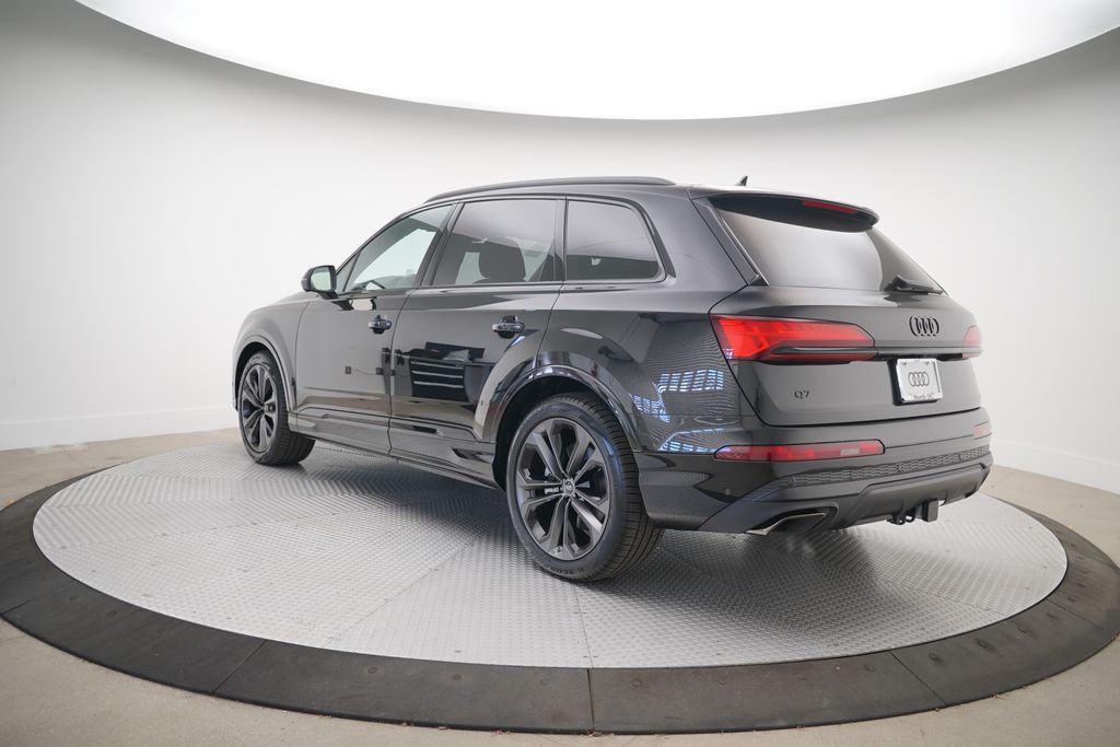 2025 Audi Q7  3