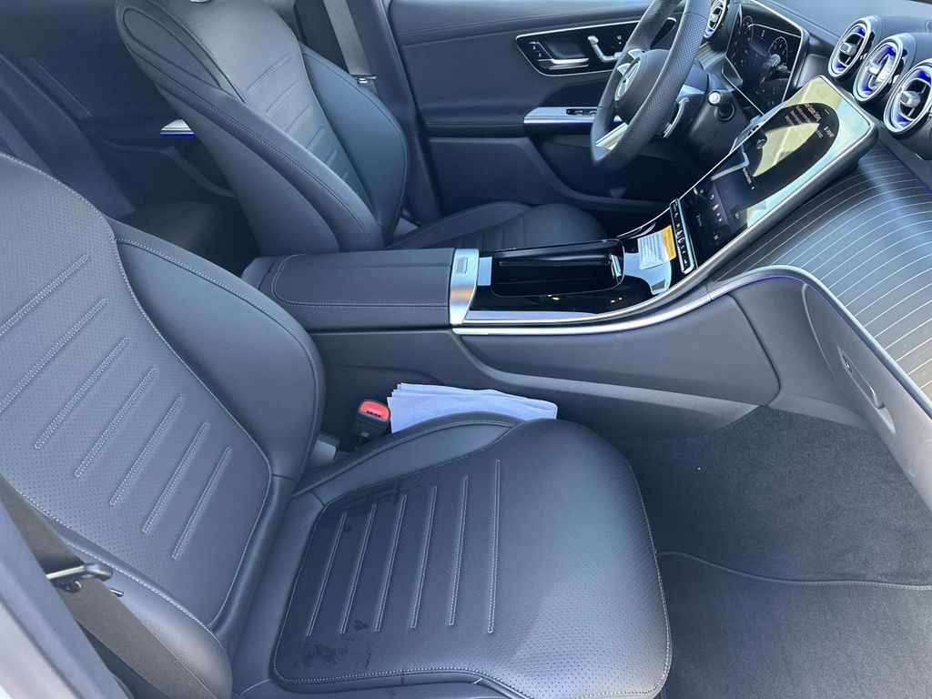 Thumbnail: 2026 Mercedes-Benz GLC - 11