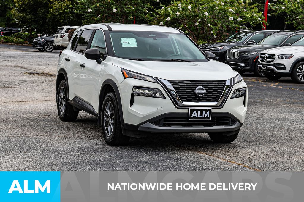 Used 2023 White Nissan S image 4