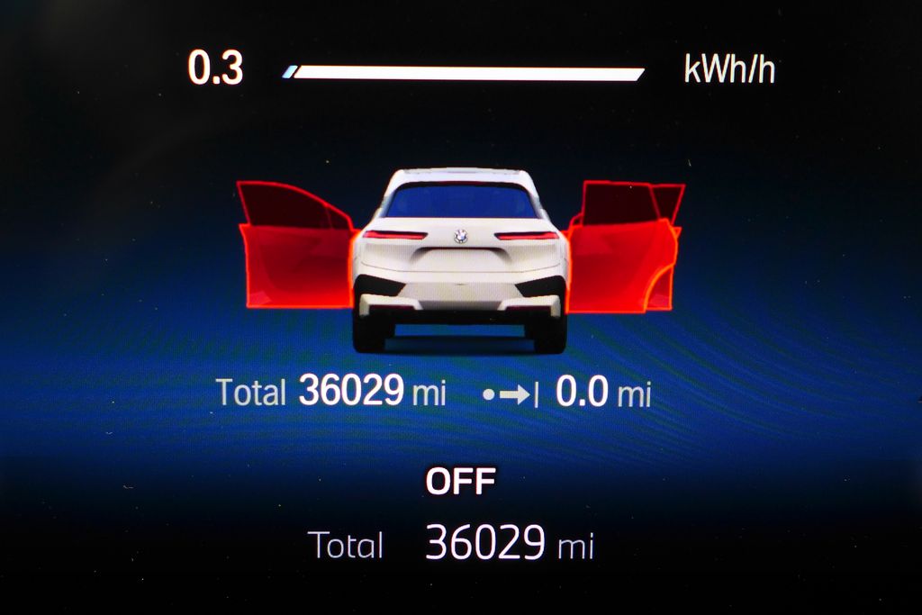 Thumbnail: 2023 BMW iX - 31